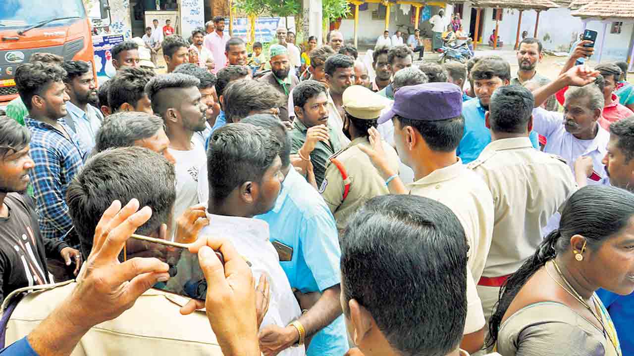 అబద్ధాలు ఆపండి..!