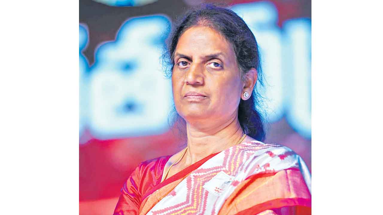 విద్యాలయాల అభివృద్ధికి ప్రభుత్వం కృషి