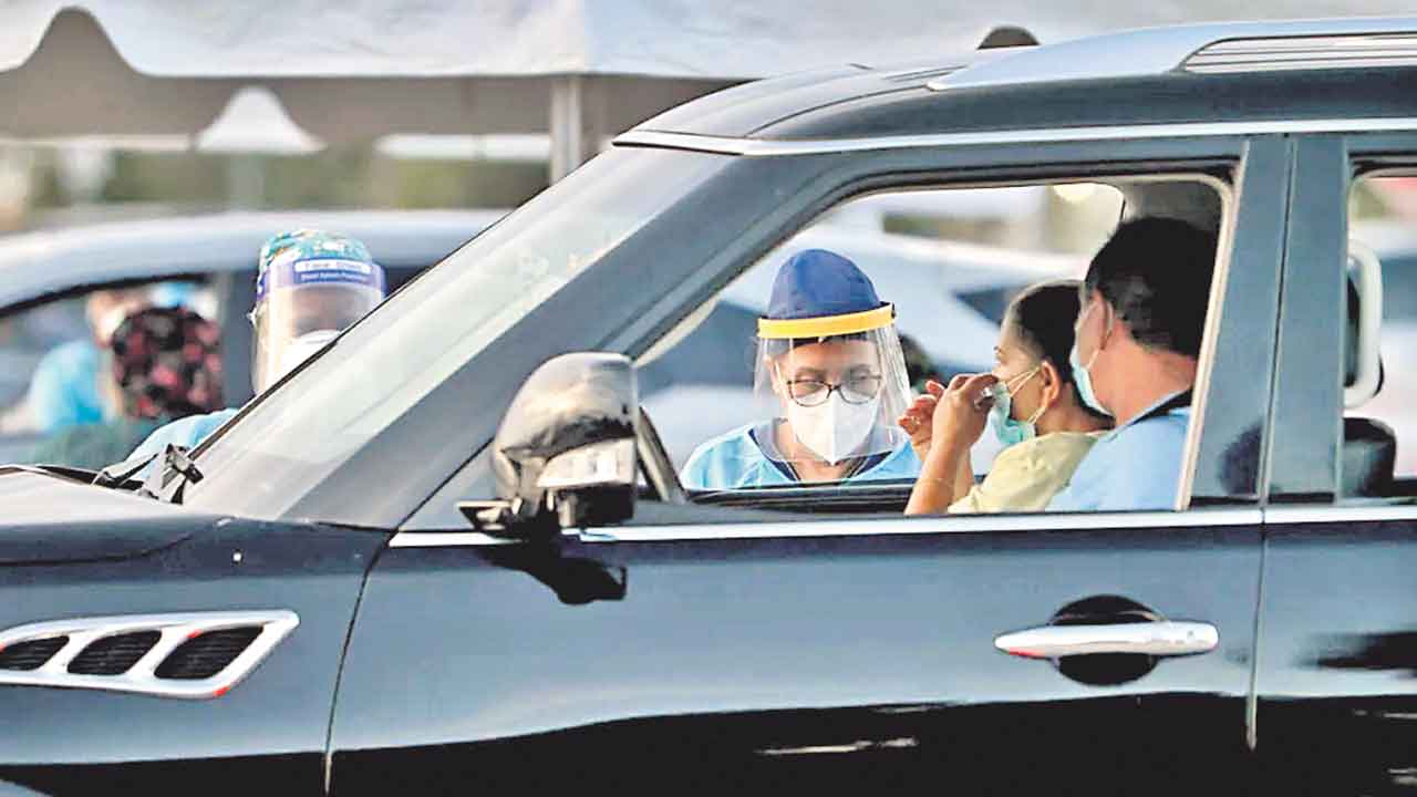 కరోనాతో మనిషి జీవితంలోమార్పు.. సొంత వాహనాల్లోనే 50 % మంది ప్రయాణం