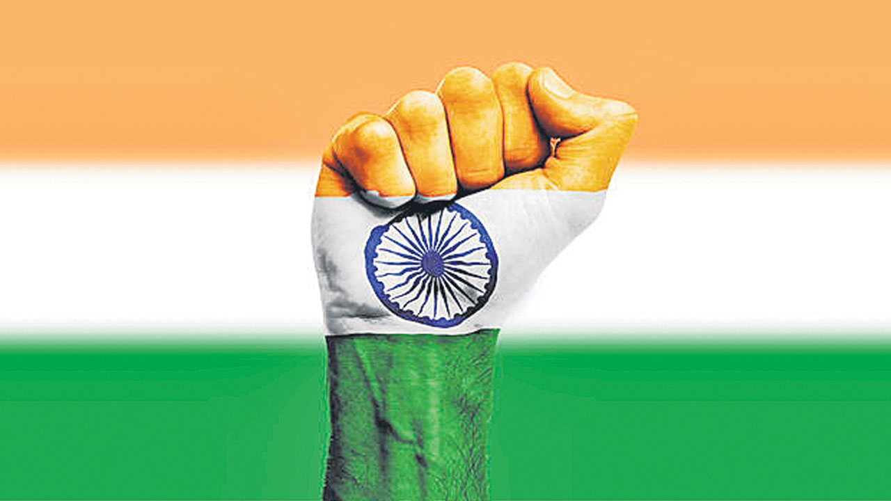 దేశం పిడికిలి బిగించాలి