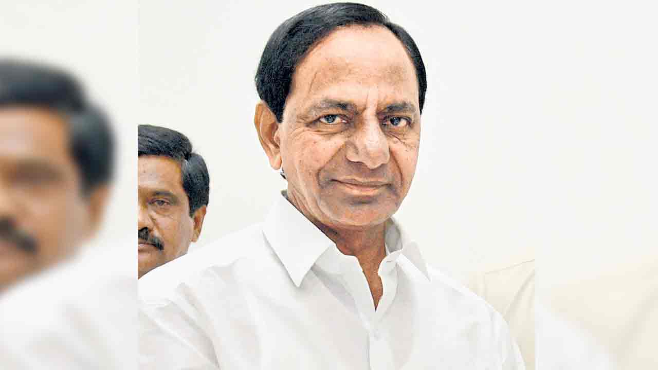 ప్రజలు సుఖశాంతులతో జీవించాలి.. అమ్మవారిని ప్రార్థించిన సీఎం కేసీఆర్‌