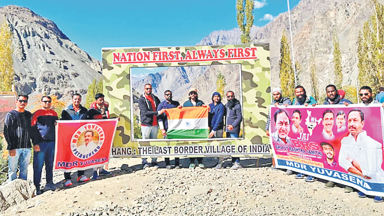 కశ్మీర్‌ సరిహద్దులో బీఆర్‌ఎస్ సందడి