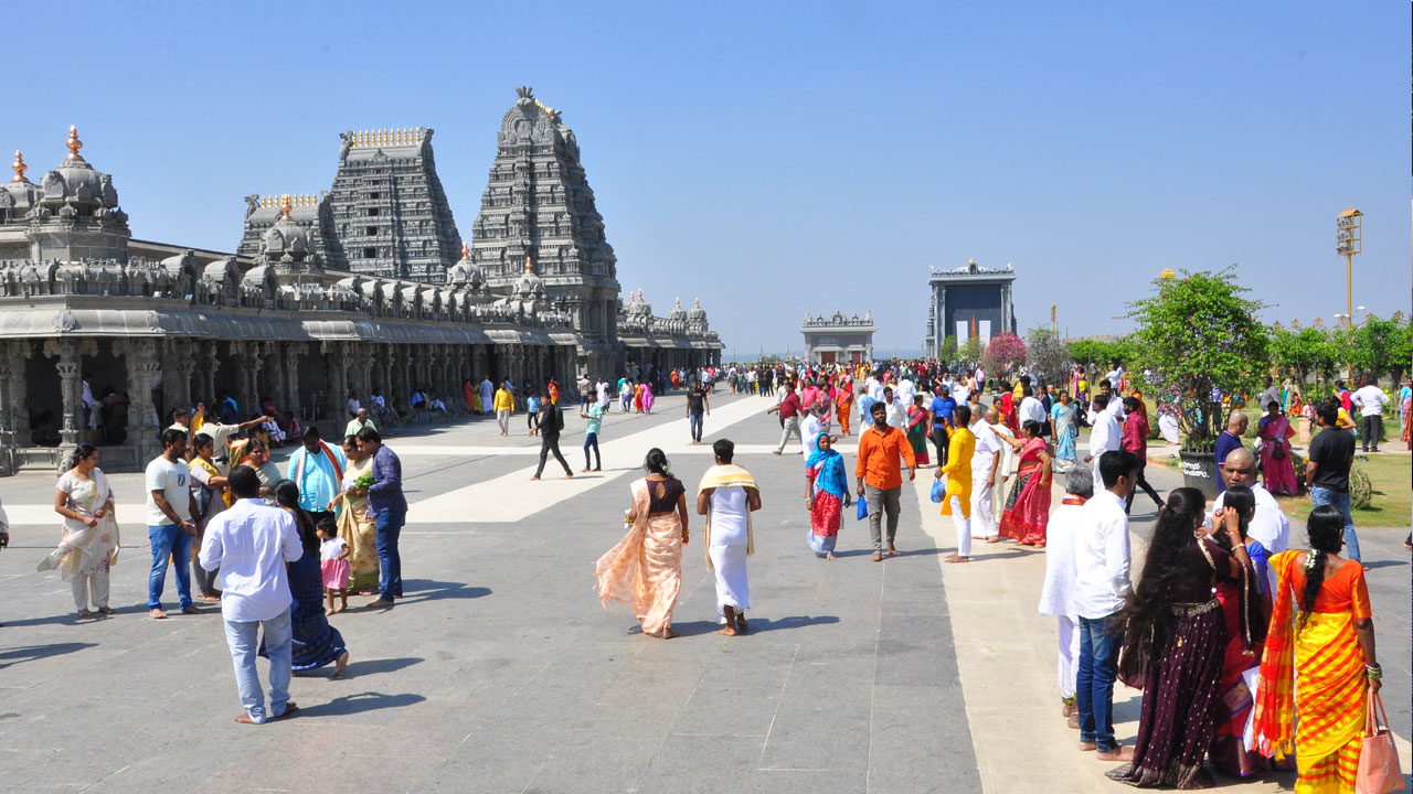 వైభవంగా స్వామి, అమ్మవార్ల నిత్యోత్సవాలు