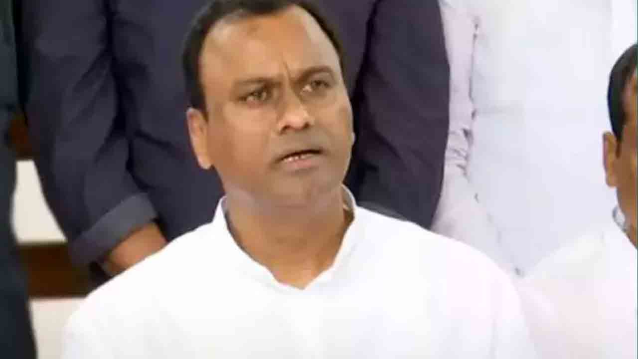 రాజగోపాల్‌రెడ్డికి ఈసీ షాక్‌.. సుశీ కంపెనీ ఖాతాల్లోకి నగదు బదిలీపై నోటీసులు