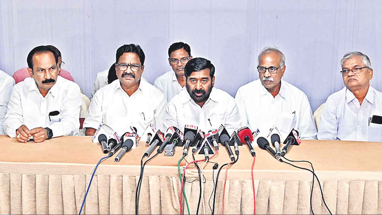 దేశంలో అప్రకటిత ఎమర్జెన్సీ