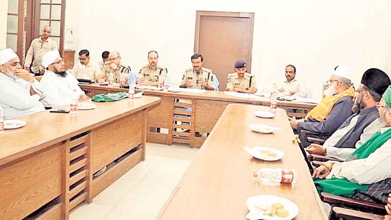 శాంతిభద్రతలకు విఘాతం కలిగిస్తే ఊరుకోం