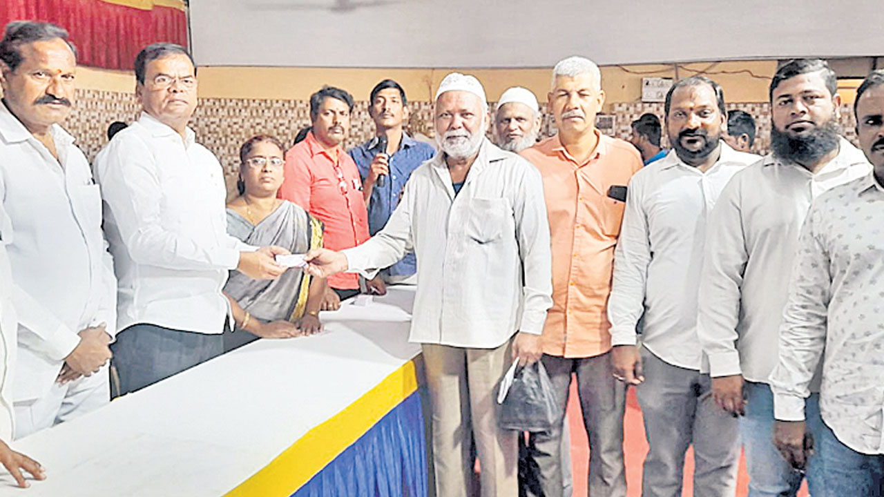 పింఛన్ల పంపిణీలో రాష్ట్రం అగ్రగామి