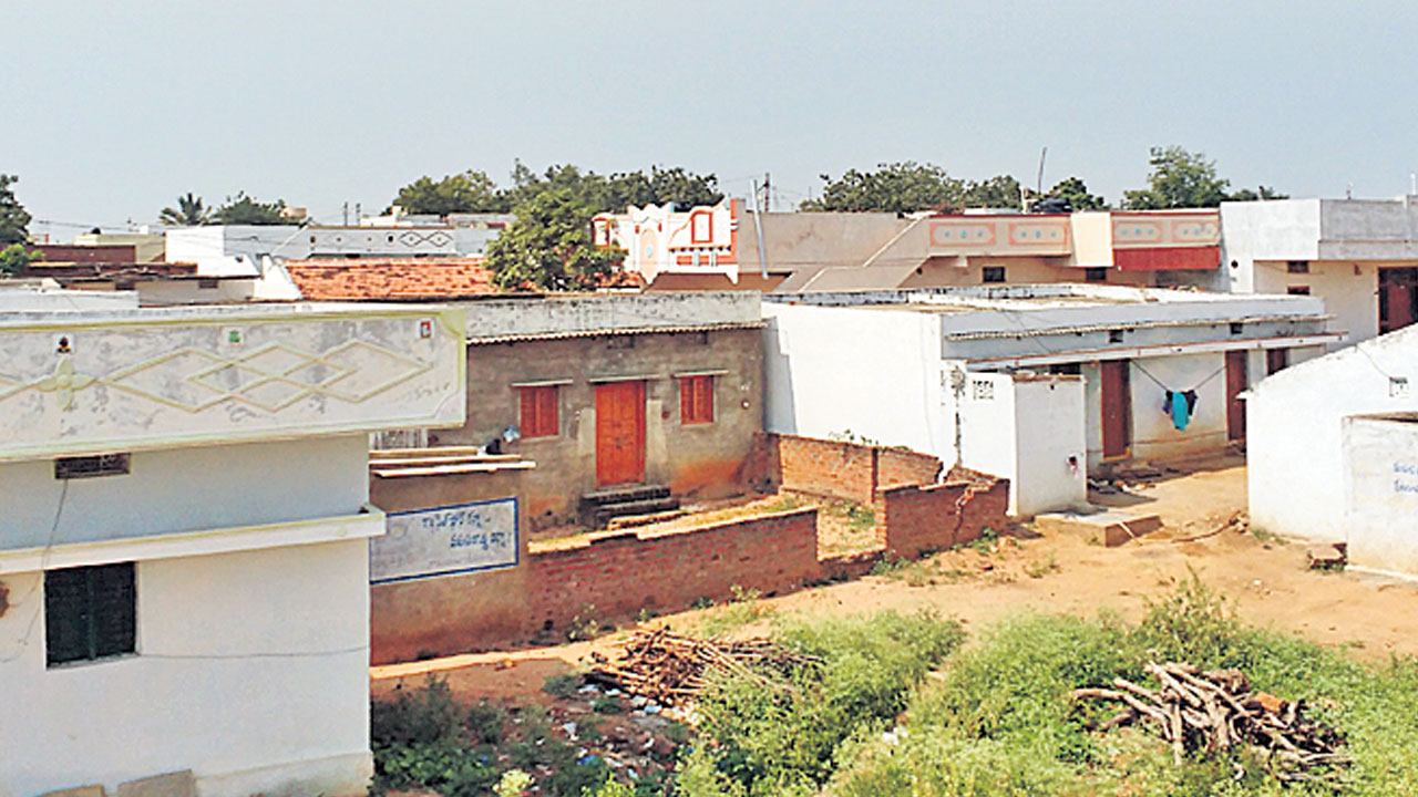 నూతన పంచాయతీల్లో ప్రగతి పరుగు