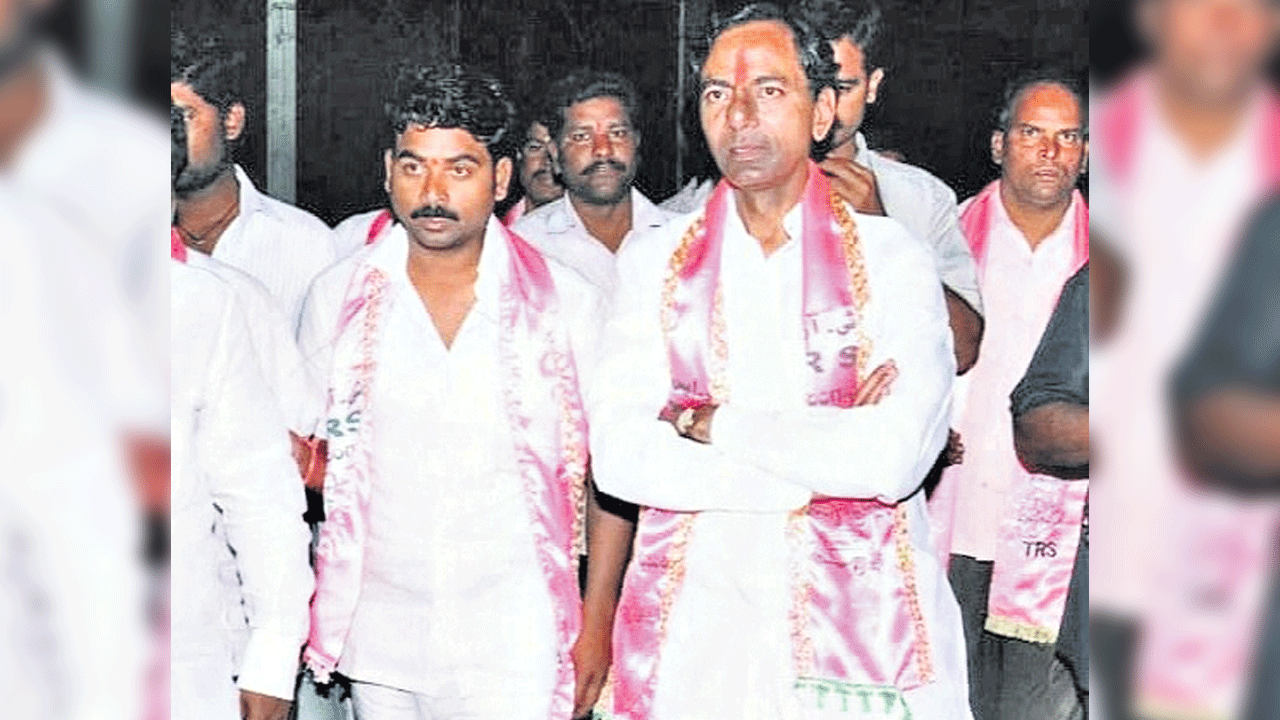 ఆది నుంచి..కేసీఆర్‌ వెన్నంటే..!