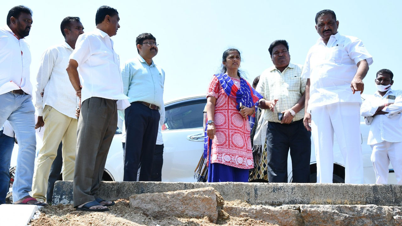 బతుకమ్మ వేడుకలకు ఏర్పాట్లు పూర్తి