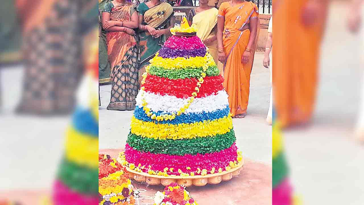 నేడు సద్దుల బతుకమ్మ నగరంలో ట్రాఫిక్‌ ఆంక్షలు