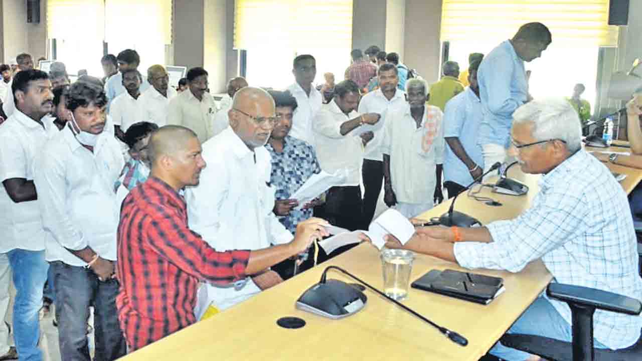 ప్రజావాణి ఫిర్యాదులను వెంటనే పరిష్కరించాలి