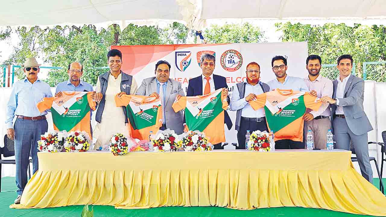 దక్కన్‌ ఎరీనా ప్రారంభం