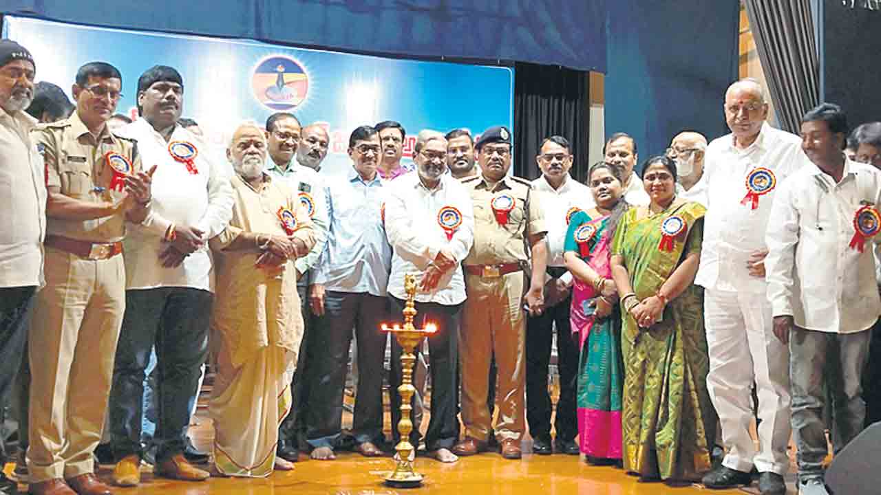 తెలంగాణ సంస్కృతికి ప్రతీక అలయ్‌ బలయ్‌