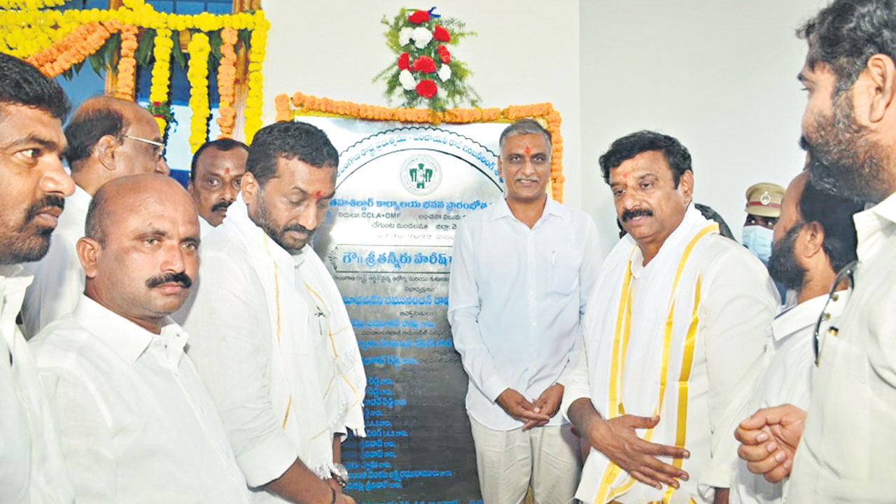 ప్రభుత్వ దవాఖానల్లో సేవలు భేష్‌