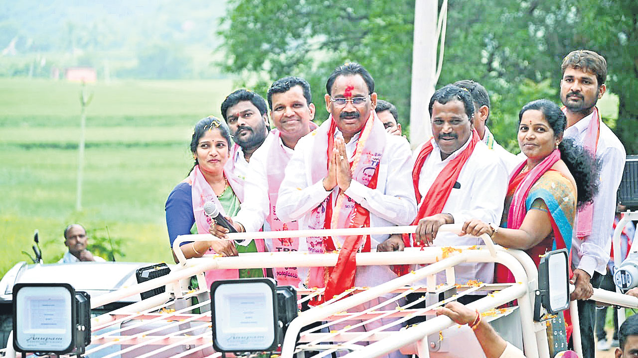 ప్రాజెక్టులు పూర్తి చేసి మీ కాళ్లు కడుగుతం