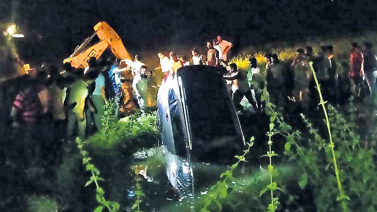 నలుగురు జలసమాధి