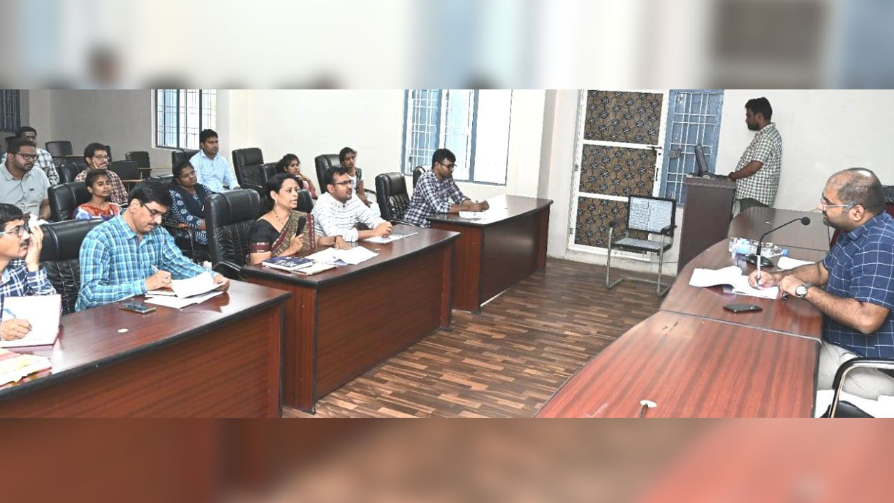 ‘దళితబంధు’ దరఖాస్తులను గ్రౌండింగ్‌ చేయాలి