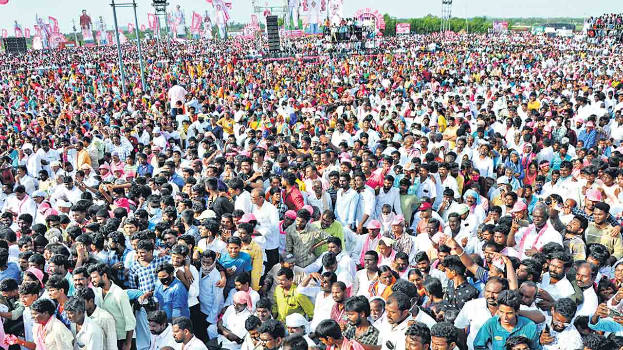 మునుగోడు ప్రజల ముందున్నదేంటి?