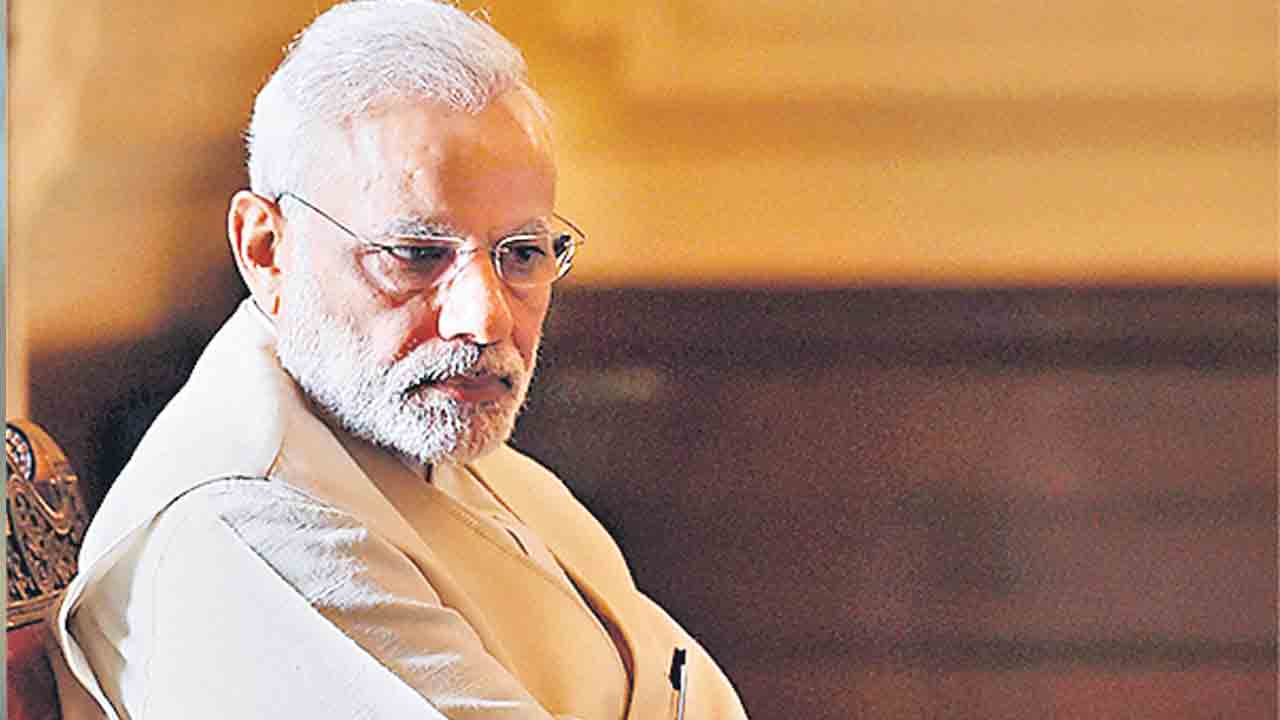 బీజేపీ పాలనలో రూపాయి విలవిల.. ఎనిమిదేండ్లలో 42 శాతం క్షీణత