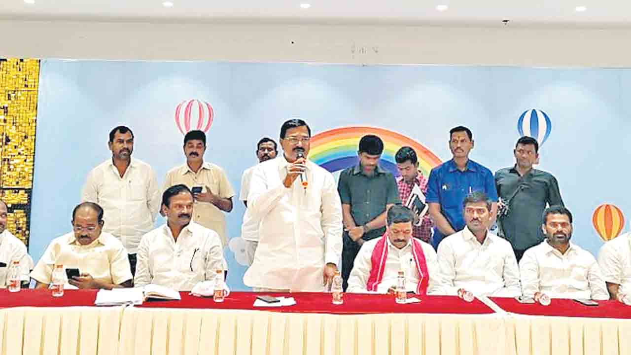 భూ నిర్వాసితులకు న్యాయమైన పరిహారం