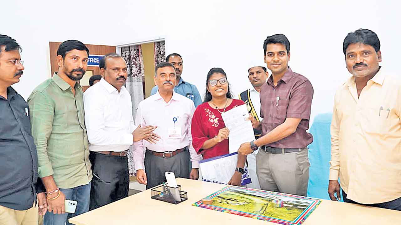 కొత్తగూడెం వైద్య కళాశాలలో తొలి అడ్మిషన్‌