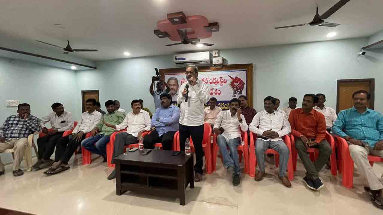 జర్నలిస్టుల సమస్యల పరిష్కారానికి కృషి