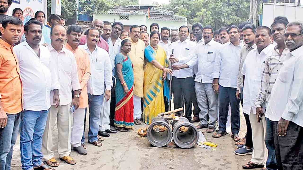 చెంచు బస్తీ సమగ్రాభివృద్ధికి కృషి