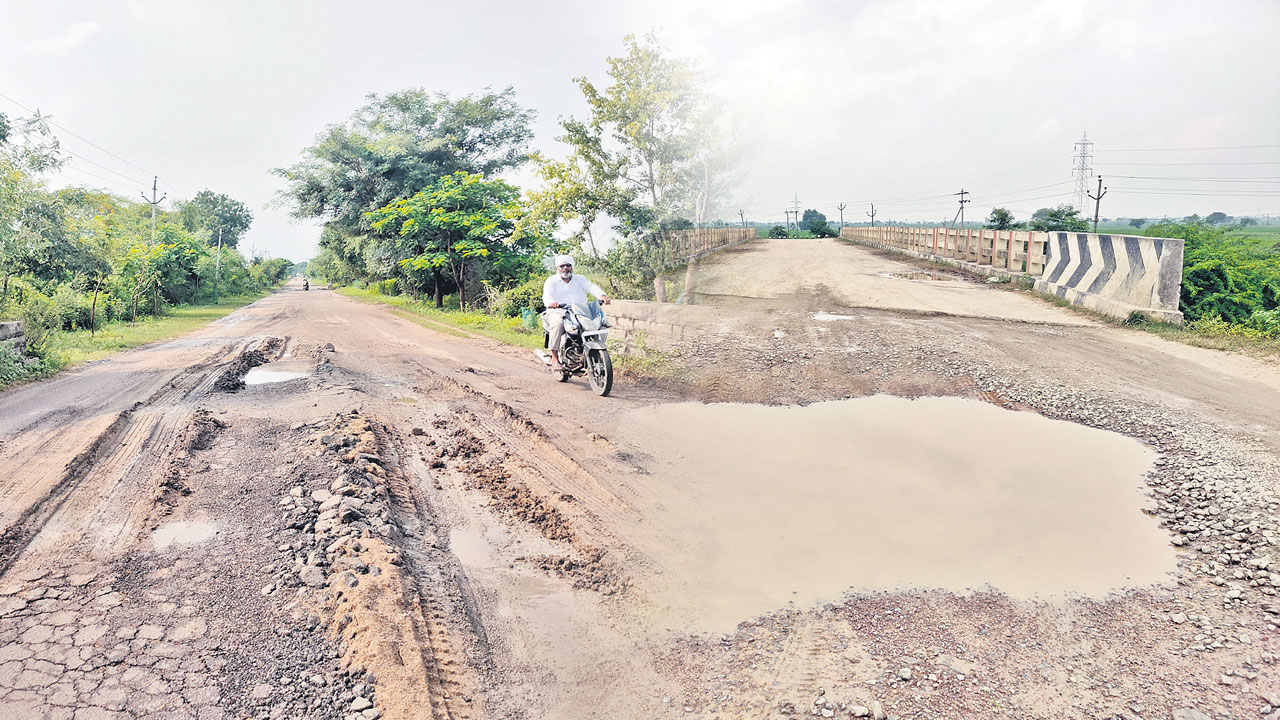 నిధులున్నా పనులు సున్నా..