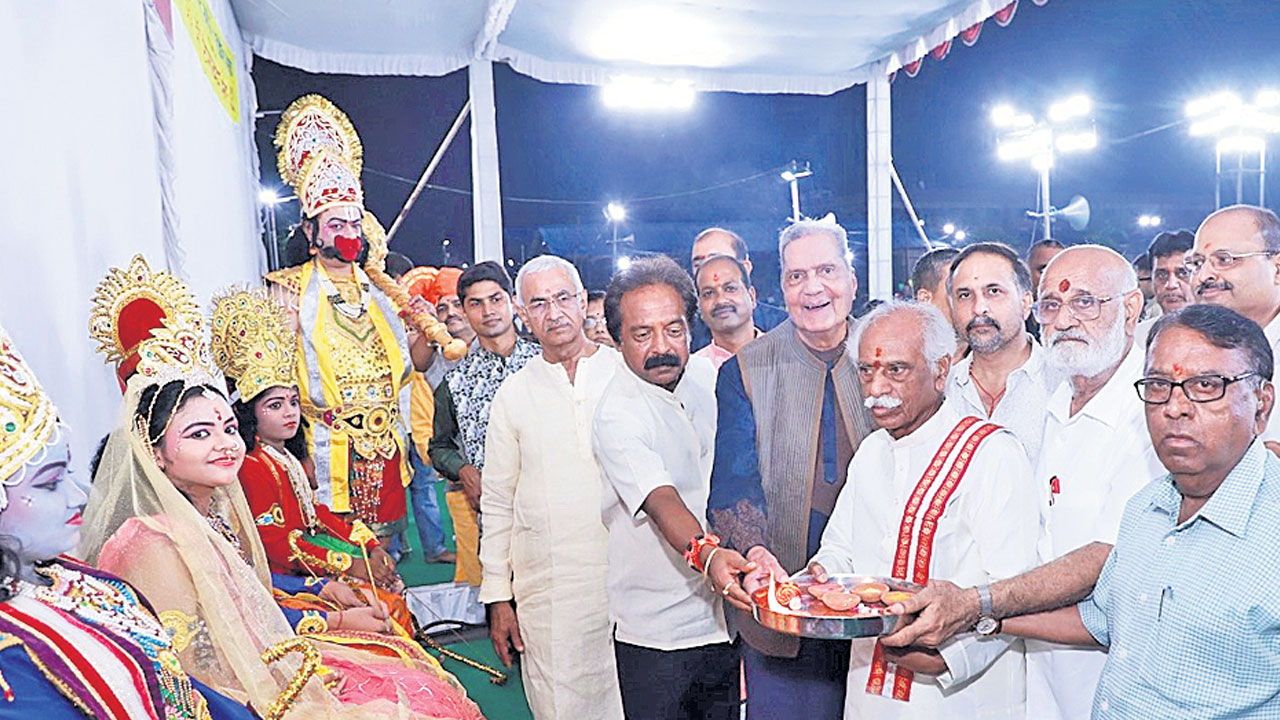 కనులపండువగా శ్రీరామ పట్టాభిషేకం