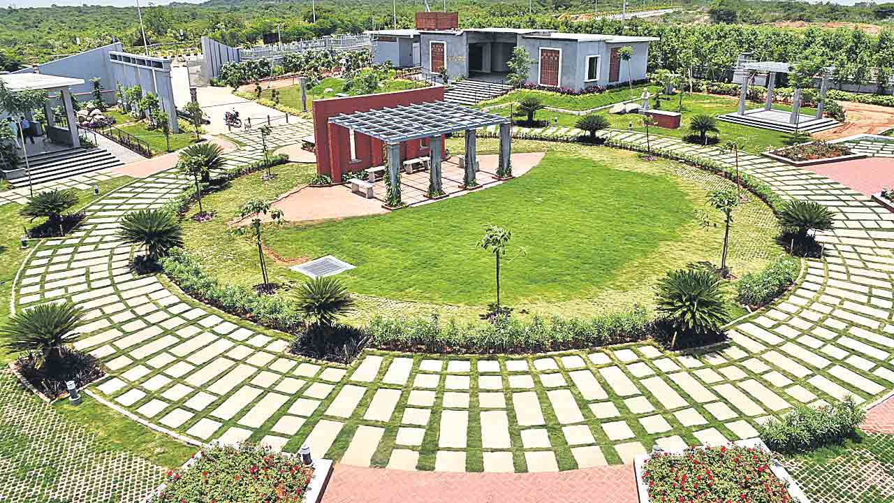 158 చోట్ల మహాప్రస్థానం తరహాలో..