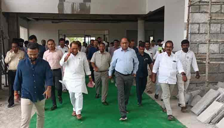 సమీకృత కలెక్టరేట్లతో పాలన చేరువ