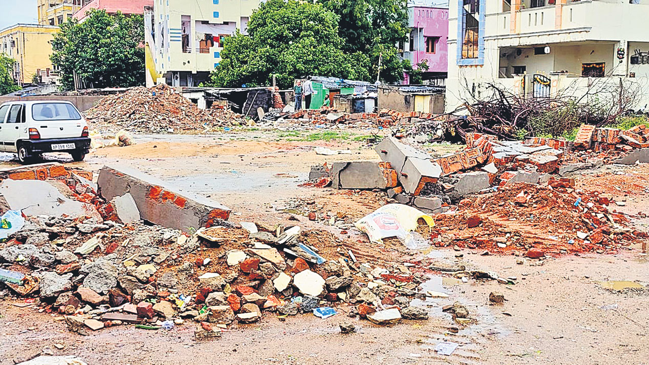 ఆక్రమించాలని పాగా