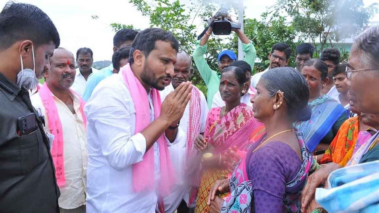 బీజేపీ అసత్య ప్రచారాలను నమ్మొద్దు : బాలరాజ్‌ యాదవ్‌