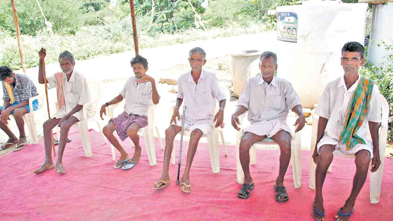 మునుగోడులో ఏం జేసిర్రు?