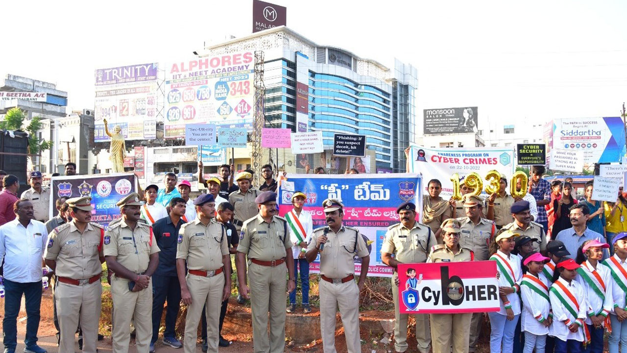 రక్తదానం చేసి ప్రాణదాతలుగా నిలవాలి