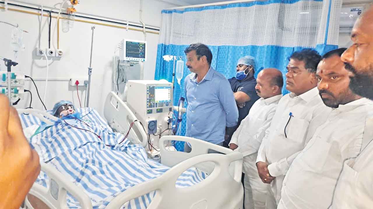 బాధితులకు మెరుగైన వైద్యం అందించాలి