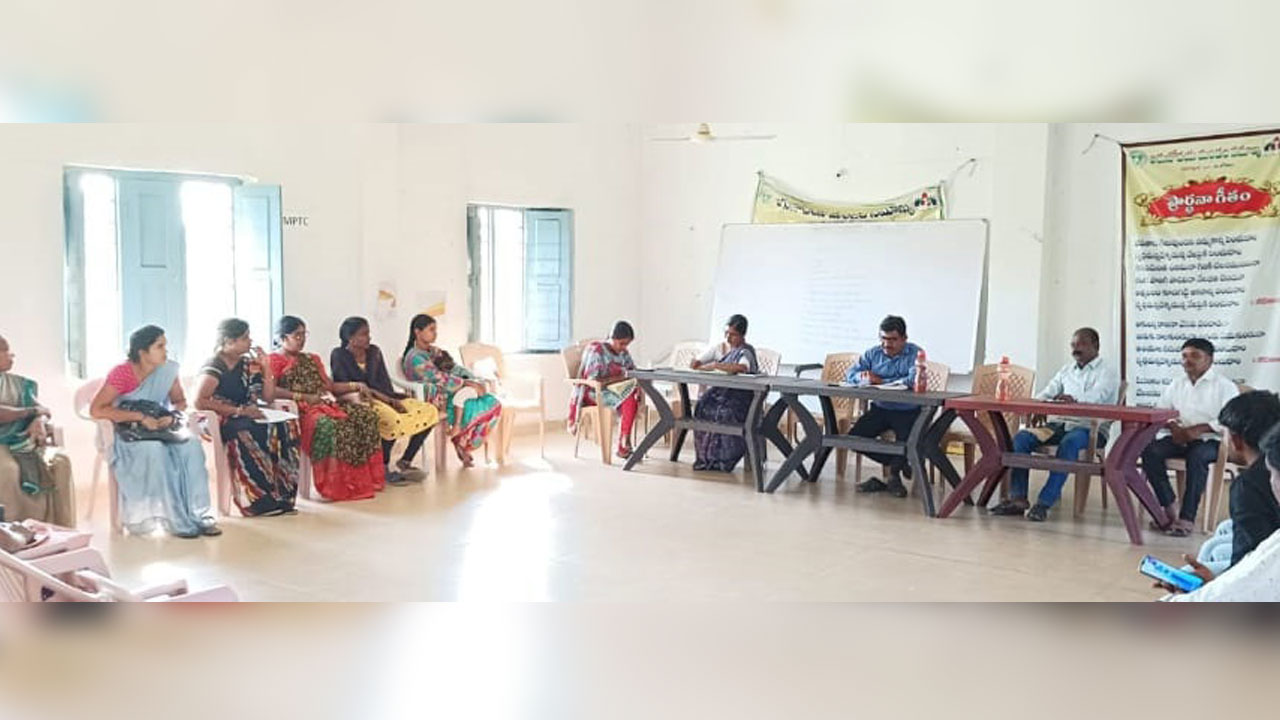 కేంద్రాలను సక్రమంగా నిర్వహించాలి