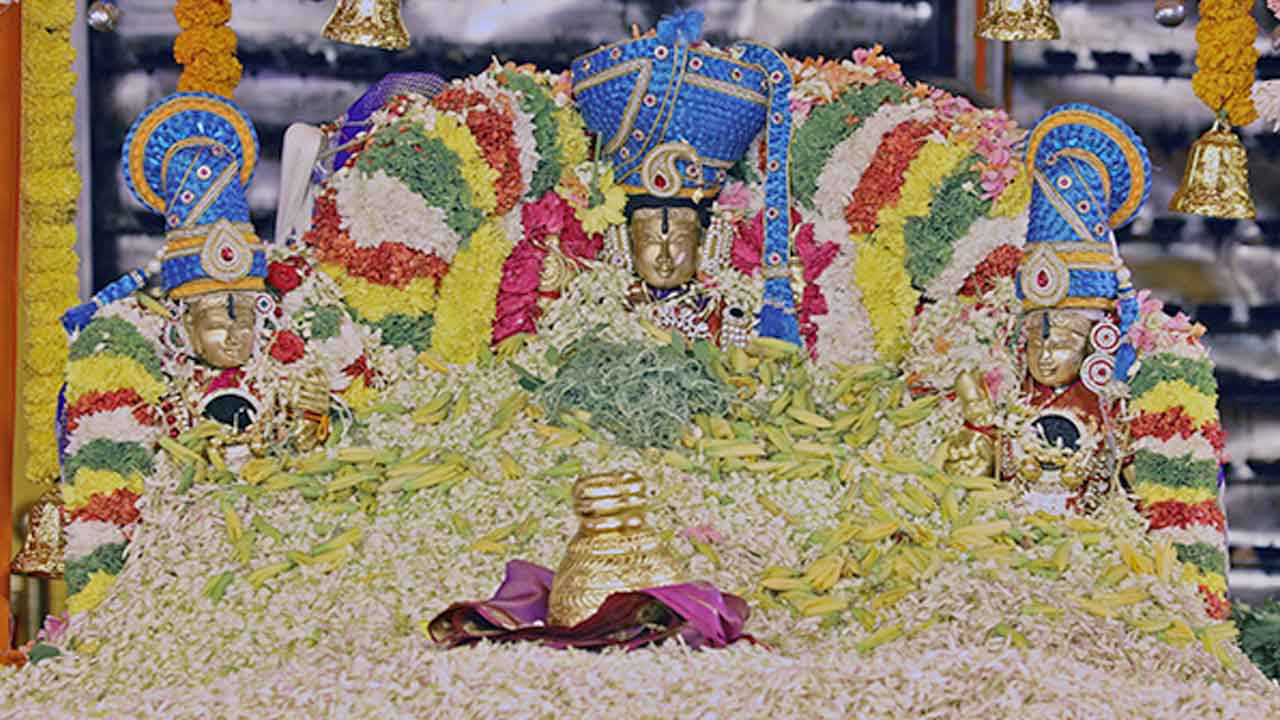 వైభవంగా శ్రీవారి పుష్పయాగం.. తరలివచ్చిన భక్తులు