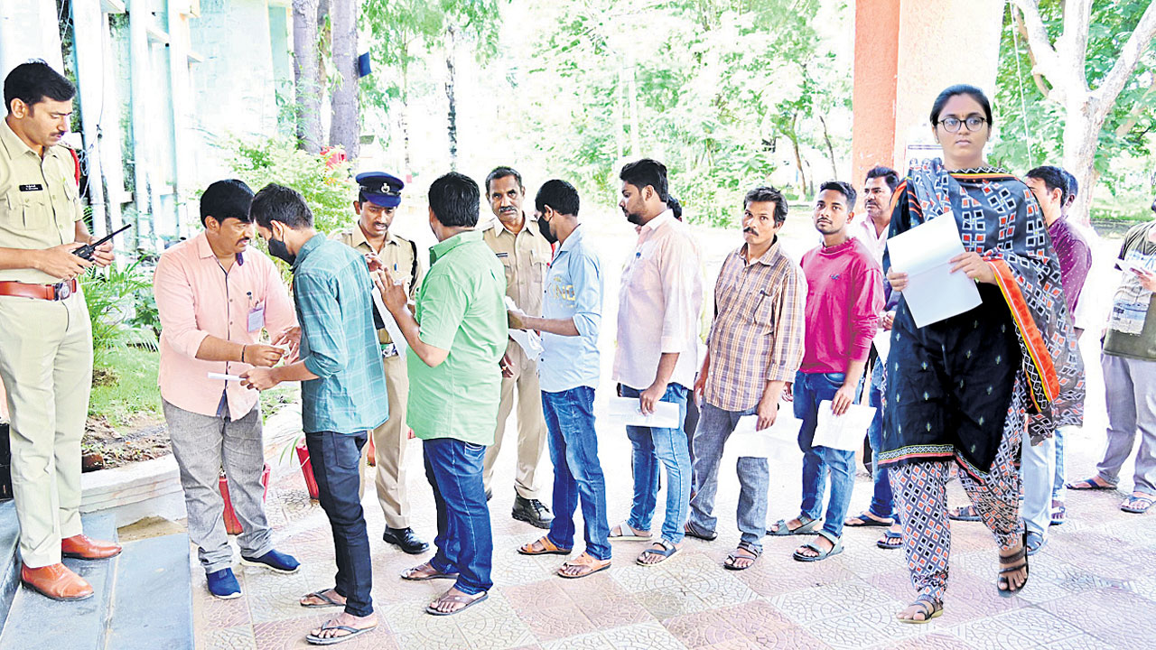 గ్రూప్‌-1 ప్రిలిమినరీ ప్రశాంతం