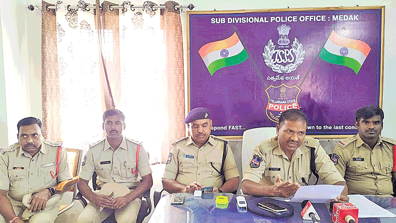 చట్టాన్ని చేతిలోకి తీసుకోవద్దు