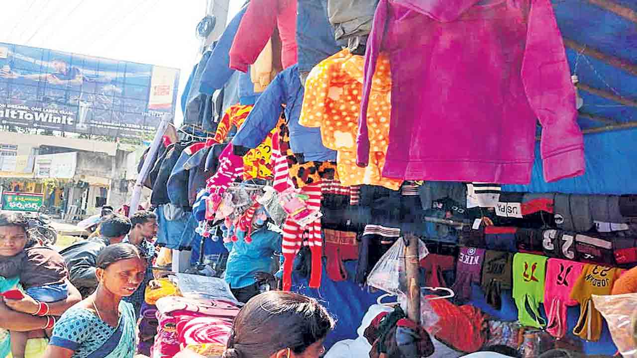 చలికాలంలో వెచ్చని నేస్తాలు.. ఉన్ని దుస్తులు