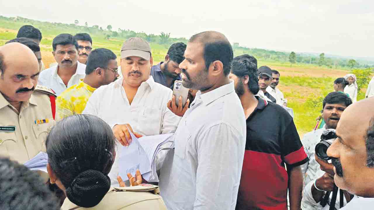 కొడకంచిలో పోడు భూముల సర్వే