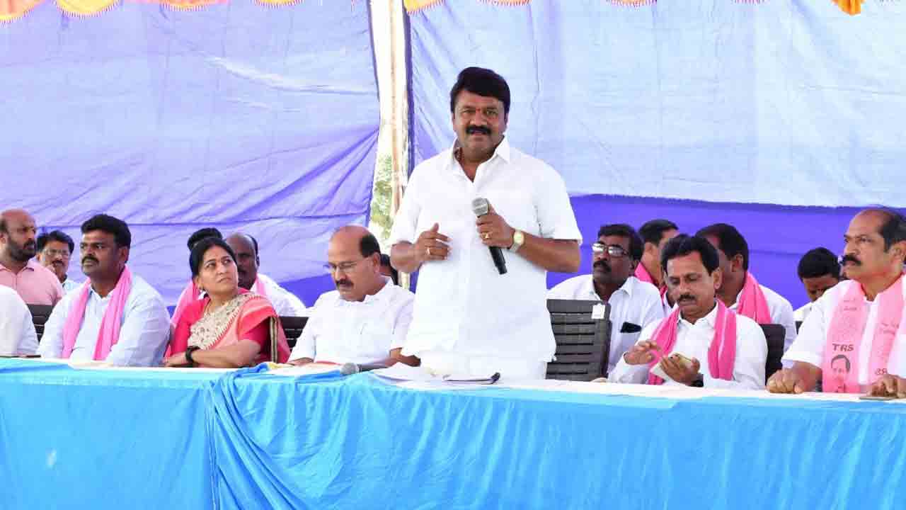 కేంద్రం నుంచి ఎన్ని నిధులు తెచ్చారు ?