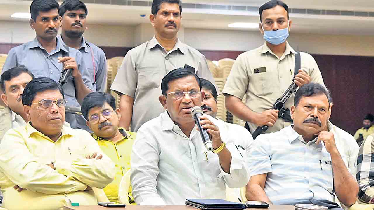 కేసీఆర్‌ను గిరిజనం మరువదు