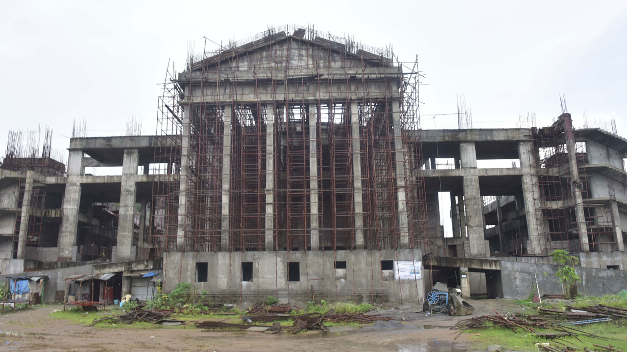 ఇక చకచకా సాంస్కృతిక సౌధం