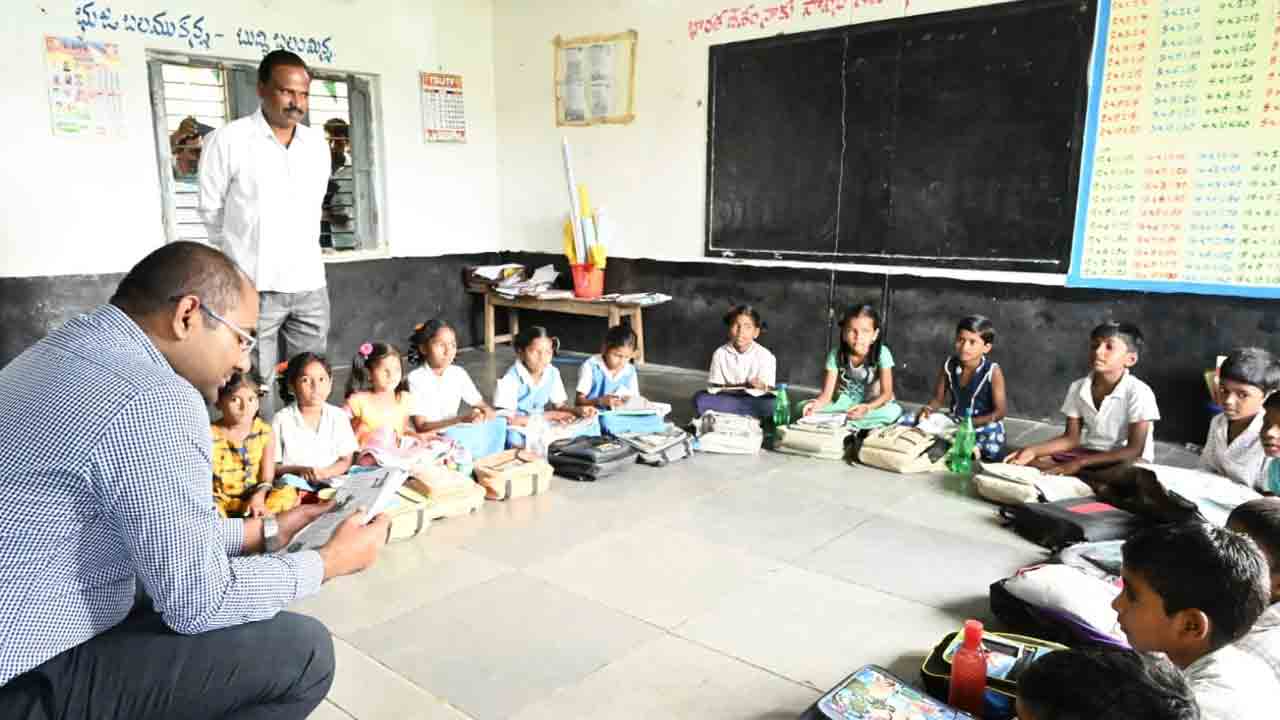 పనుల్లో వేగం పెంచాలి..సకాలంలో పూర్తి చేయాలి