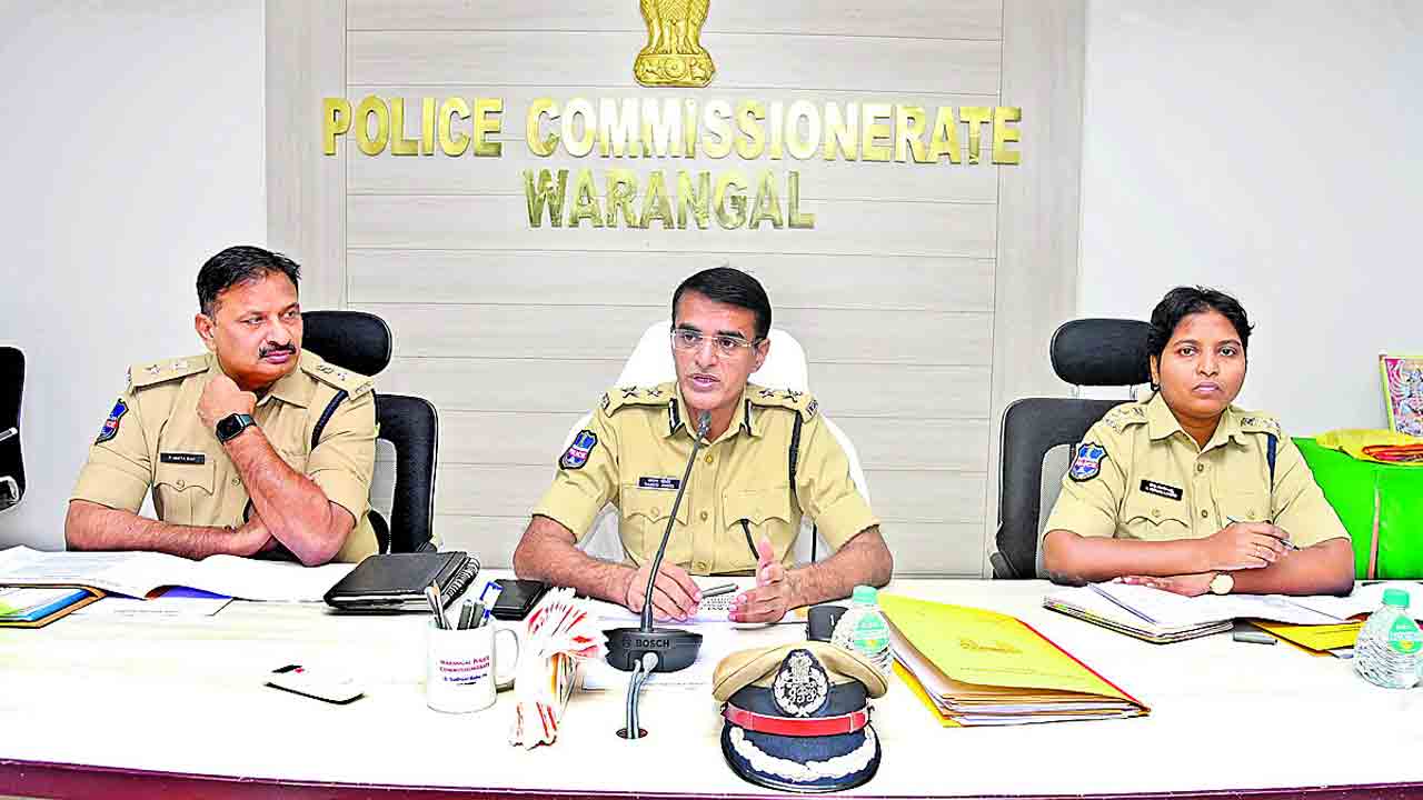 పెండింగ్‌ కేసులను త్వరగా పరిష్కరించాలి