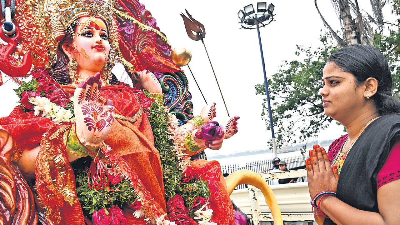 జయమంగళం.. నిత్య శుభమంగళం