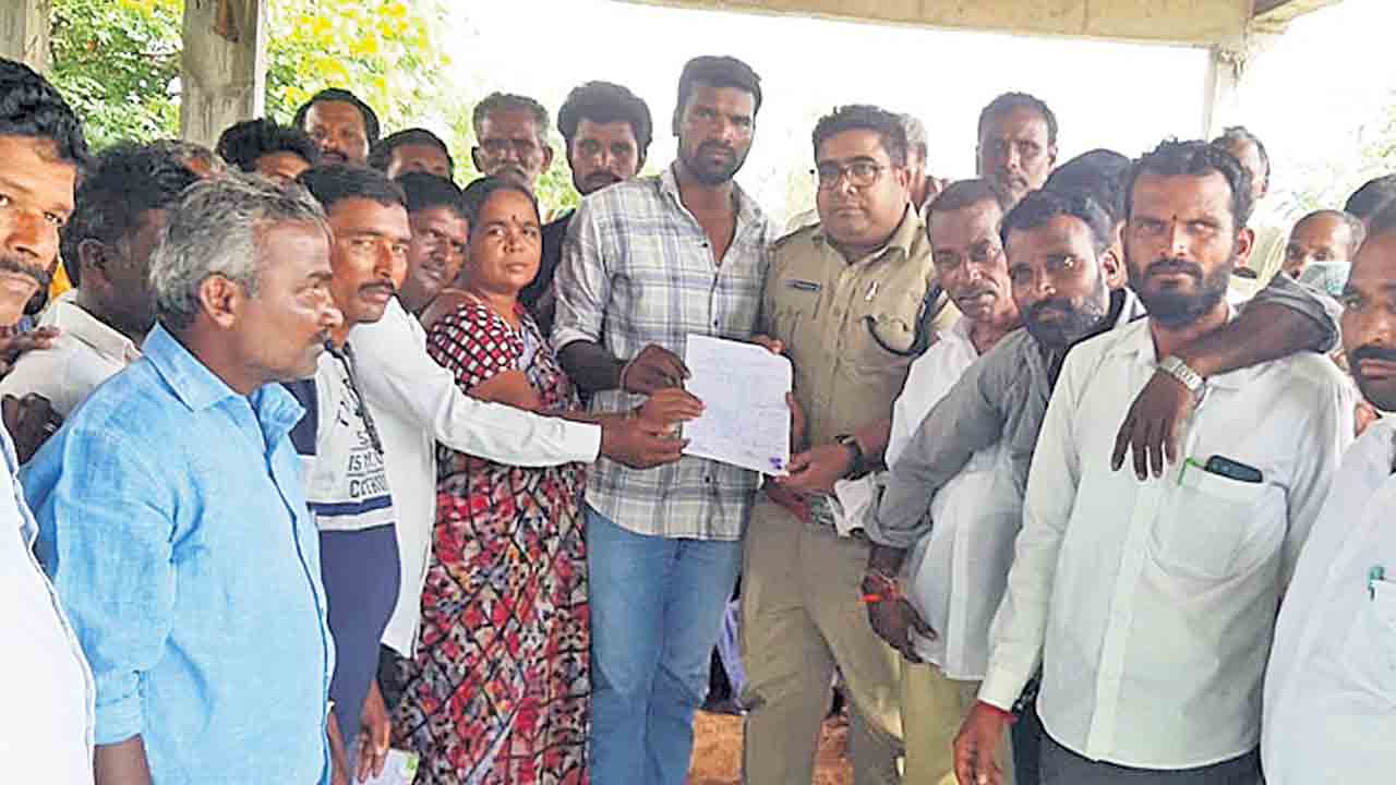 పోడు సమస్యలపై గ్రామసభలు